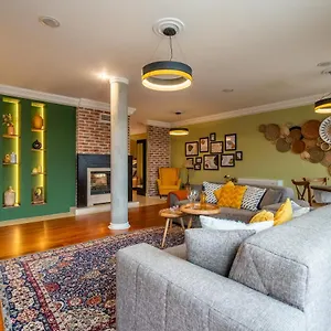 Διαμέρισμα Renovated Boutique Petrus